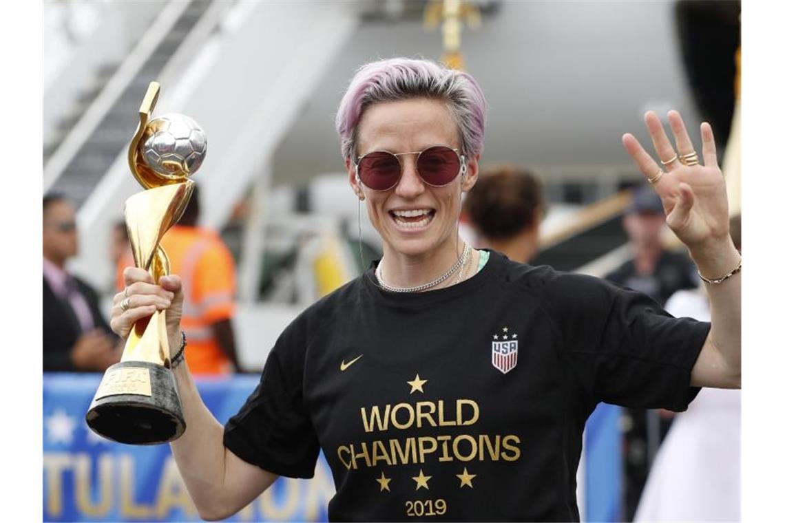 New York feiert Weltmeisterinnen - Rapinoe contra Trump Frau klarer Worte: Fußball-Weltmeisterin Megan Rapinoe. Foto: Kathy Willens/AP