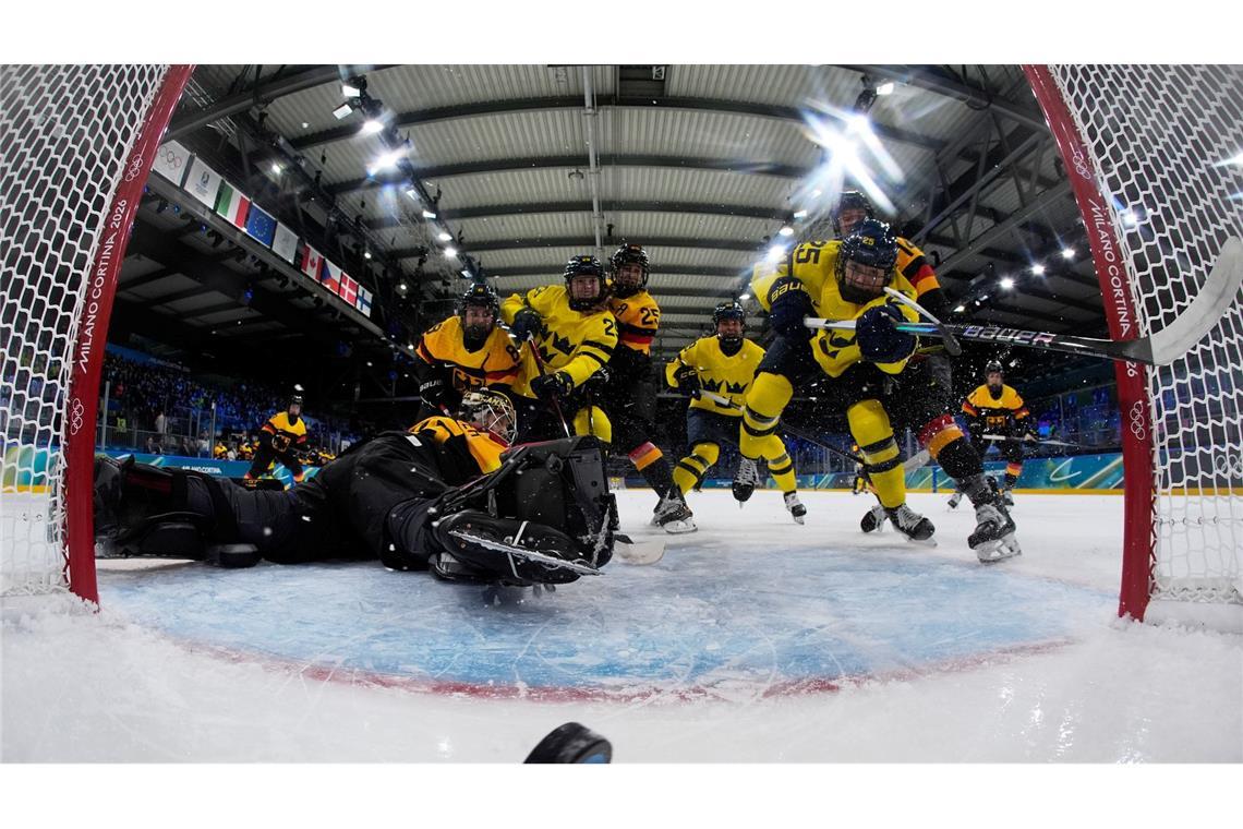 Frauen-Eishockey: Schweden eröffnet Spiel gegen Deutschland mit Tor in Mailand