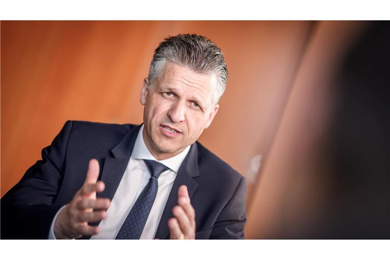 Frei sieht Probleme bei der Durchsetzung von Altersbeschränkungen.