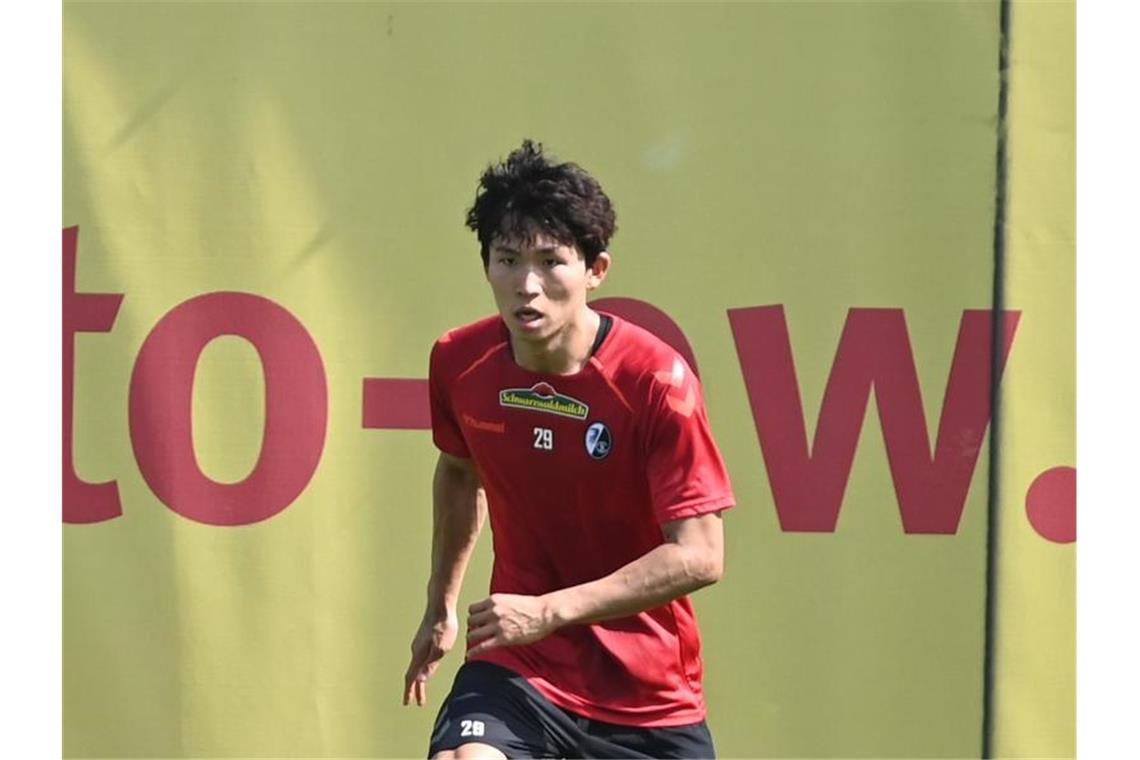 Jeong traut Freiburg viel zu: Streich wie ein „Vater“ Freiburgs Neuzugang Wooyeong Jeong am Ball. Foto: Patrick Seeger/Archivbild