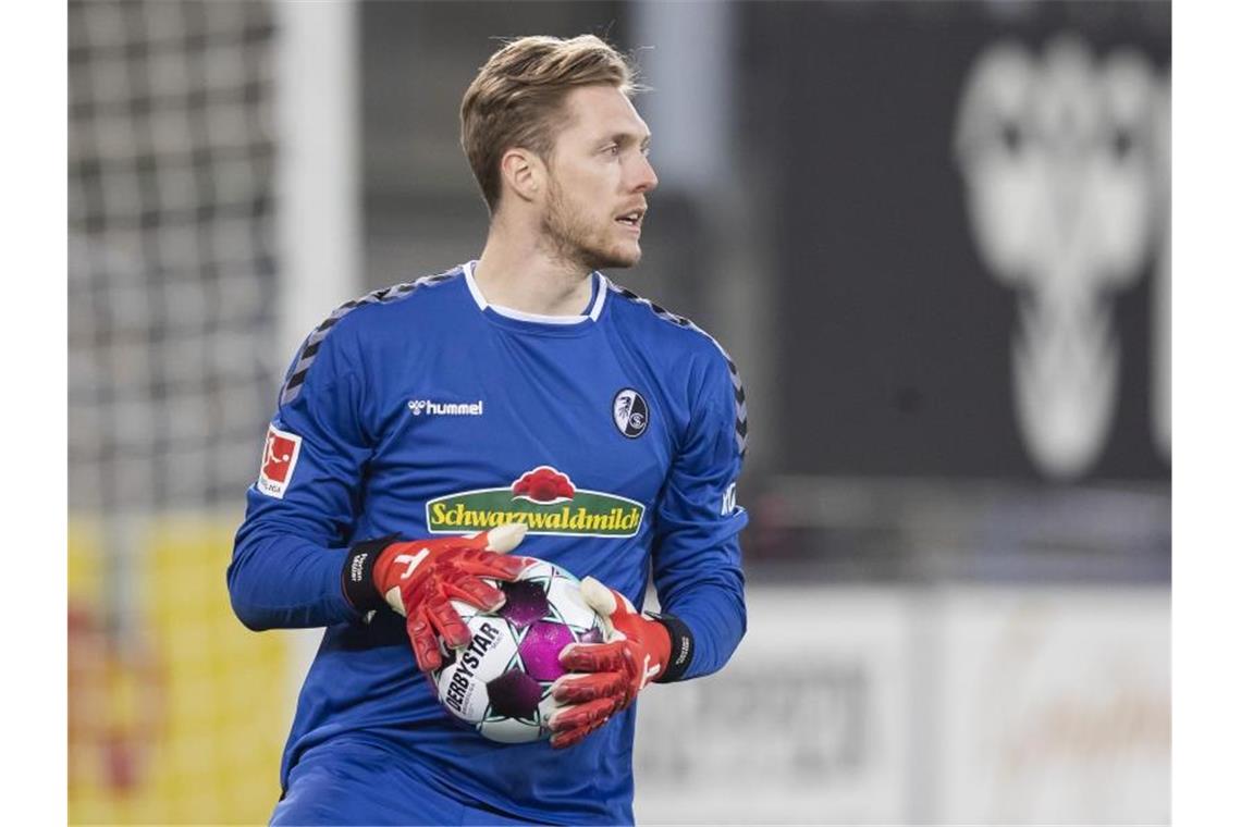 Müller will zu Olympia: „Habe den klaren Anspruch“ Freiburgs Torwart Florian Müller. Foto: Tom Weller/dpa/Archivbild