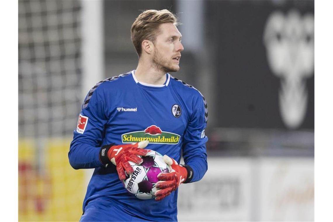 Bundesliga-Nachholspiel: Freiburg bei Hertha BSC gefordert Freiburgs Torwart Florian Müller. Foto: Tom Weller/dpa/Archivbild