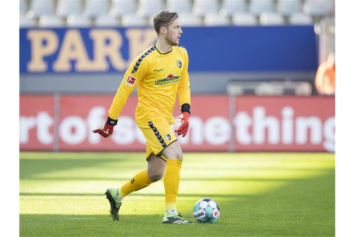 Streich über Zukunft von Müller: Entscheidung nach Saison Freiburgs Torwart Florian Müller in Aktion. Foto: Tom Weller/dpa/Archivbild