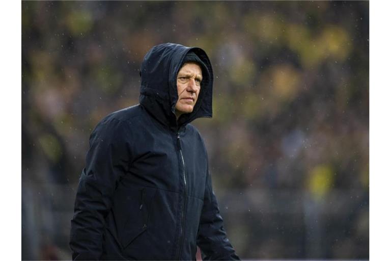 Freiburgs Trainer Christian Streich äußerte sich bestürzt nach den Schmähungen gegen Dietmar Hopp. Foto: David Inderlied/dpa