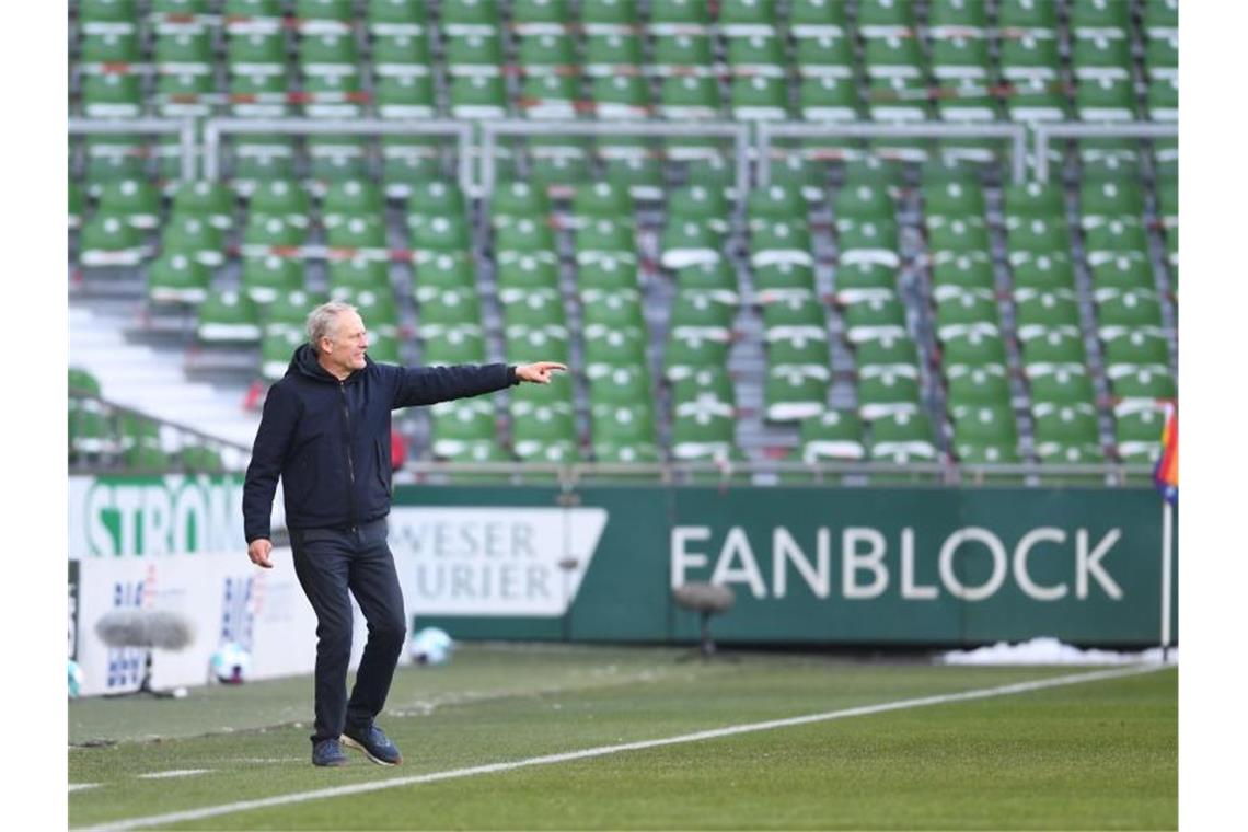 Freiburgs Trainer Christian Streich am Spielfeldrand. Foto: Carmen Jaspersen/dpa