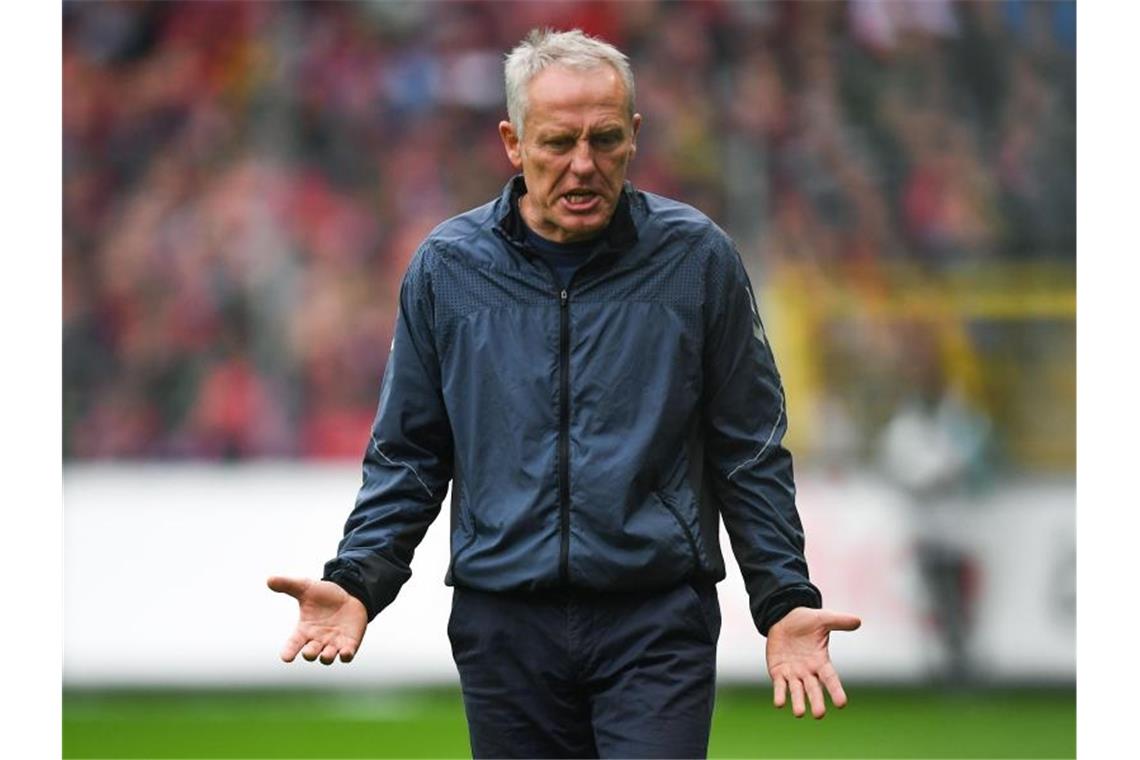 Lienhart fehlt SC Freiburg wegen Nackenproblemen Freiburgs Trainer Christian Streich. Foto: Patrick Seeger/dpa