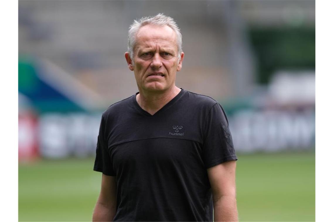 Streich über Paderborn: „Geben Vollgas, nerven den Gegner“ Freiburgs Trainer Christian Streich. Foto: Peter Steffen