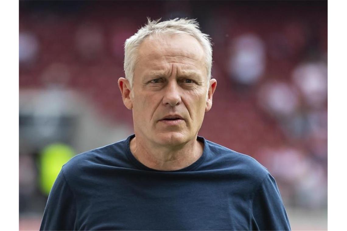 Schafft Streich ersten Sieg in Dortmund? Freiburgs Trainer Streich hat in seiner zehnjährigen Amtszeit noch nie in Dortmund gewinnen können. Foto: Tom Weller/dpa