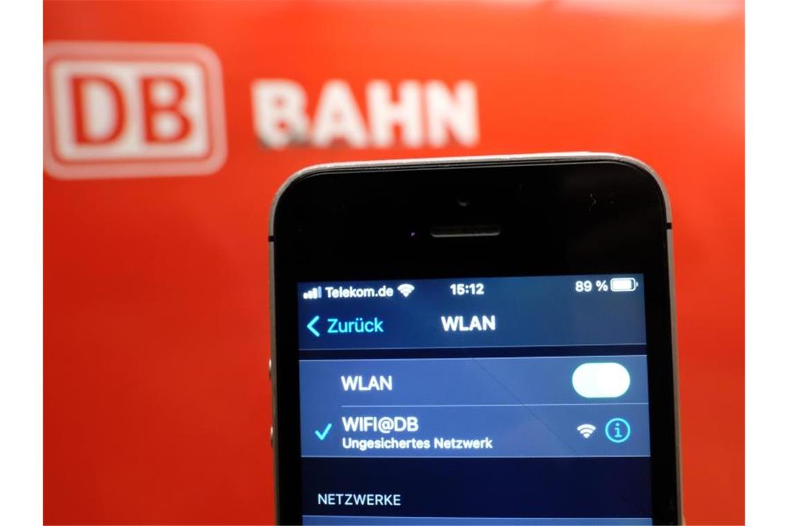 Freies Wlan an 12 Prozent der Bahnhöfe in Deutschland Freies Wlan gibt es nur an 12 Prozent der Bahnhöfe in Deutschland. Foto: Sebastian Willnow/dpa-Zentralbild/dpa