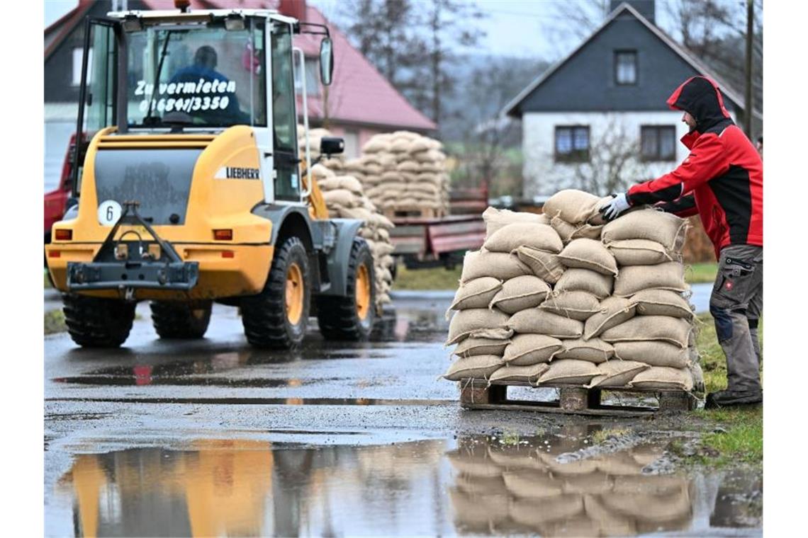 Orkan mit Toten und viel Schaden - Und erneut naht Sturm