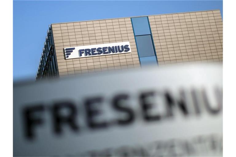 Fresenius, Betreiber von Kliniken und Dialysezentren, ewartet wieder mehr Gewinn. Foto: Frank Rumpenhorst/dpa
