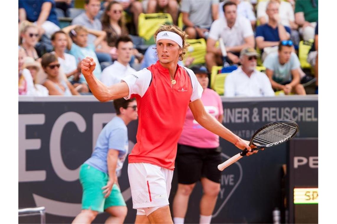 Freude über den Einzug ins Viertelfinale in der Heimat: Alexander Zverev. Foto: Daniel Bockwoldt