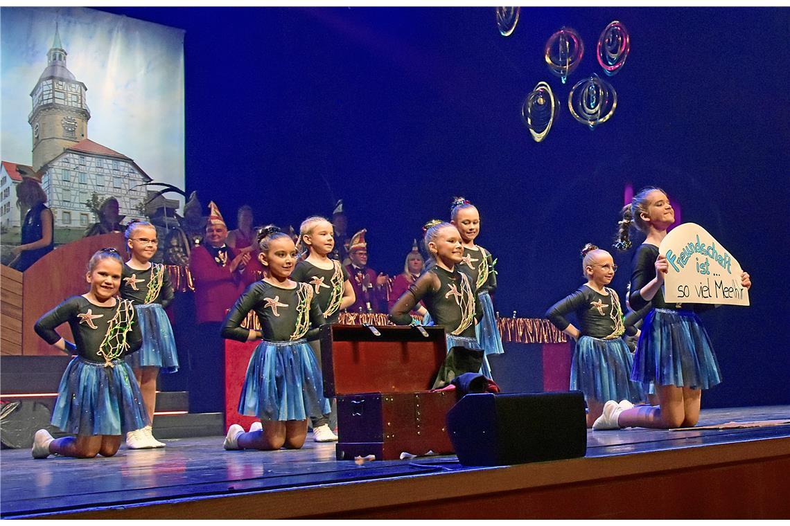 Freundschaft ist so viel Me(e)hr steht als Botschaft auf dem Schild. Der Nachwuc...