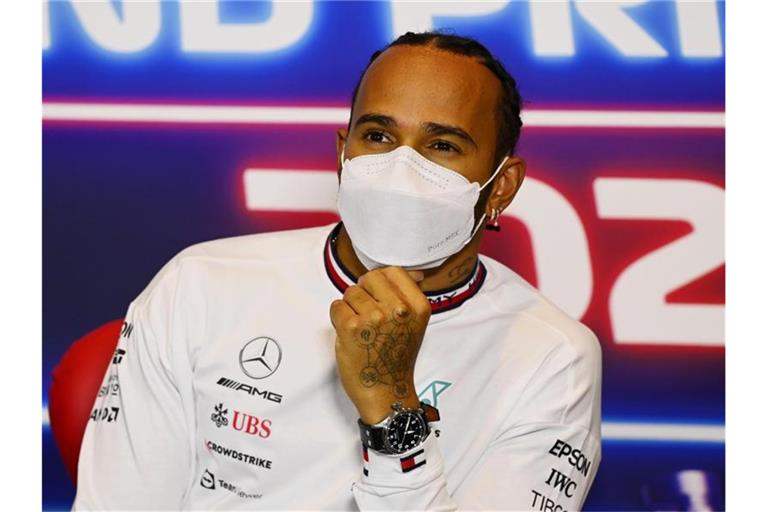 Freut sich auf sein Heimspiel in Silverstone: Lewis Hamilton. Foto: Mark Sutton/Pool Motorsport Images/AP/dpa