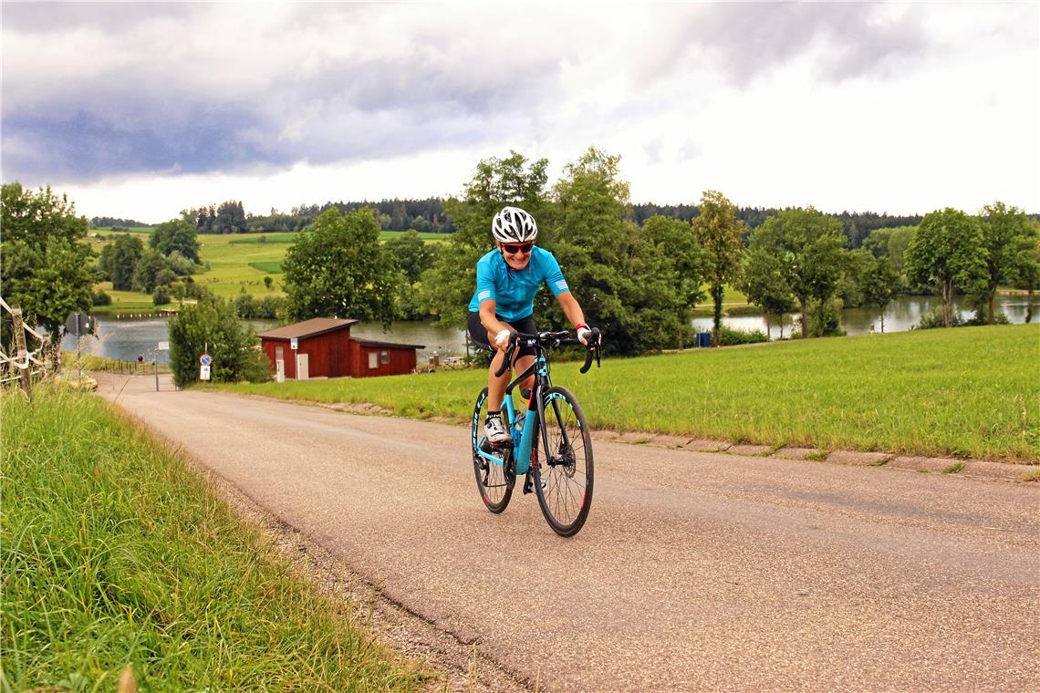 TCB-Athleten schnuppern Wettkampfluft Freute sich, am Aichstrutsee endlich mal wieder Wettkampfluft schnuppern zu können: Heike Barkhorn. Sie zählte zu den sechs TCB-Sportlern, die sich am Triathlontag beteiligten. Foto: V. Scholl