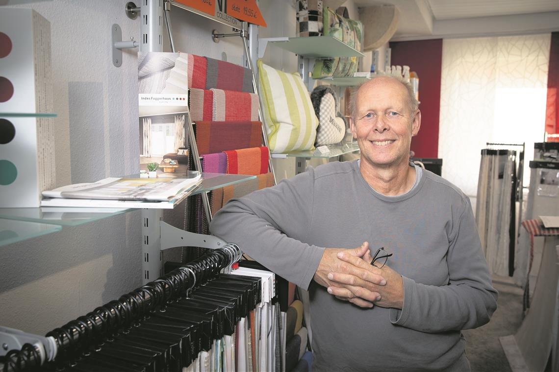 Friedemann Vogel ist Raumausstattermeister in Backnang und befürwortet die Einführung der Meisterpflicht in seiner Branche. Foto: A. Becher