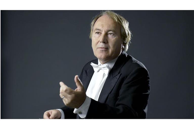 Frieder Bernius ist der Dirigent des Kammerchors Stuttgart.