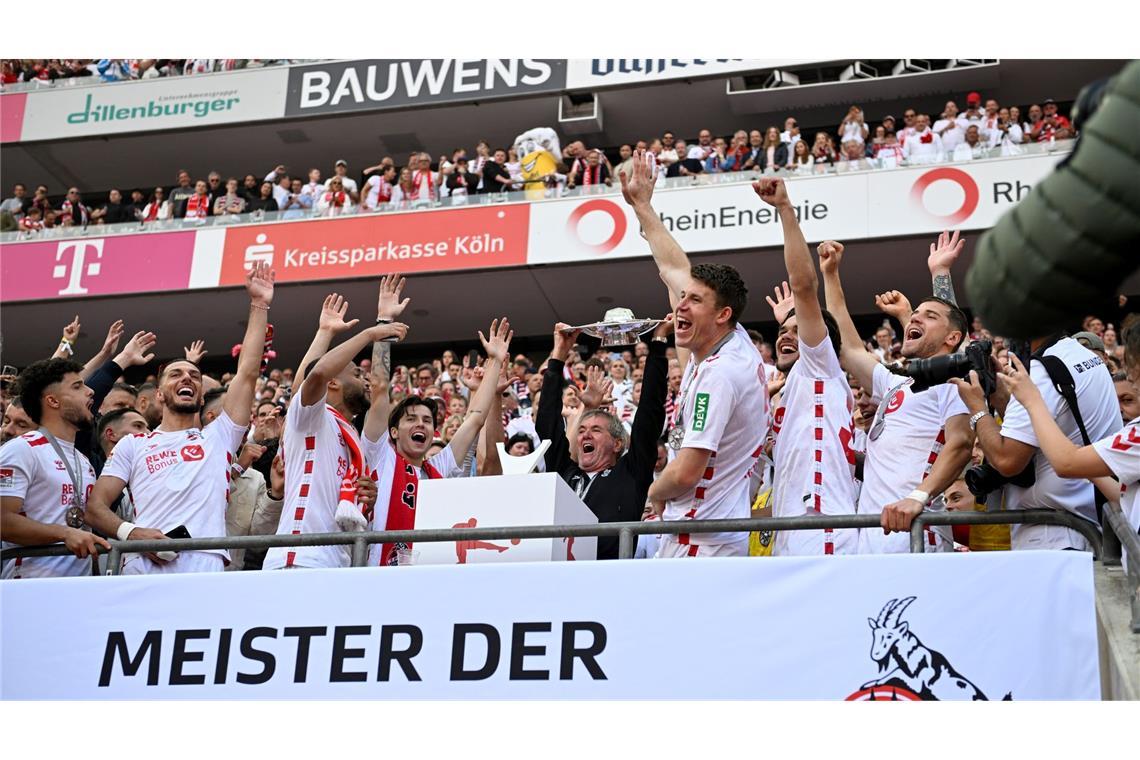 Viel zu klären beim FC - Macht Funkel mit 71 weiter? Friedhelm Funkel machte den siebten FC-Aufstieg perfekt