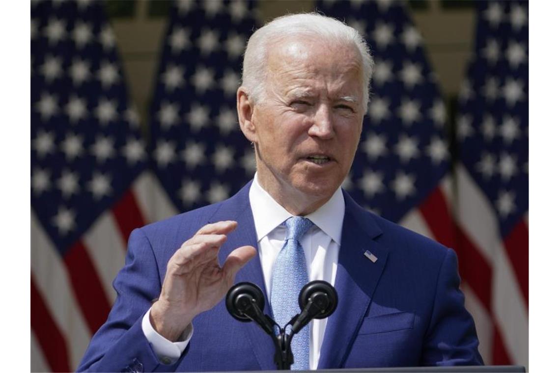 „Friedlicher Protest ist verständlich“, sagt Biden im Weißen Haus. Für Gewalt gebe es aber „absolut keine Rechtfertigung“. Foto: Andrew Harnik/AP/dpa