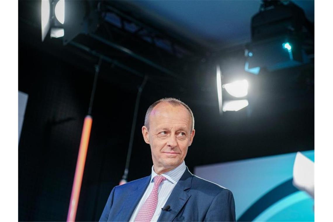 Merz mag Maultaschen Friedrich Merz, CDU-Bundestagsabgeordneter, steht für ein Online-Format bereit. Foto: Kay Nietfeld/dpa
