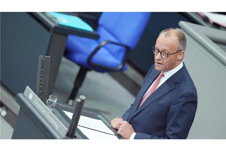 Friedrich Merz (CDU) spricht in der Generaldebatte zum Haushalt im Plenum des Bundestags.
