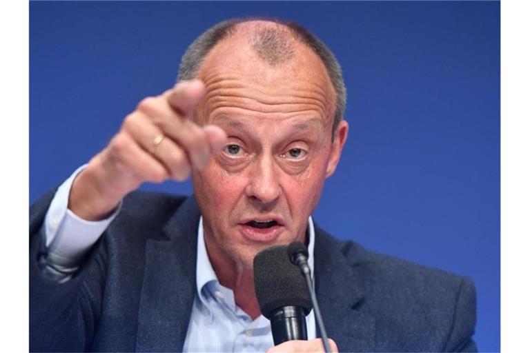 Friedrich Merz, früherer CDU/CSU-Fraktionsvorsitzender im Bundestag, hält eine Rede zum Auftakt des Deutschlandtages der Jungen Union.. Foto: Bernd Thissen/dpa