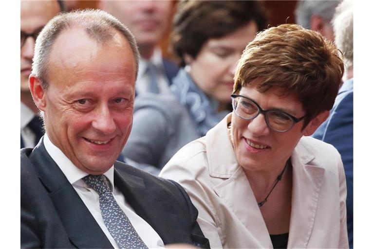 Friedrich Merz und Annegret Kramp-Karrenbauer in Berlin. Foto: Wolfgang Kumm/dpa