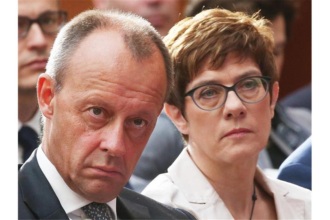 Thüringer Wahlfiasko heizt Machtkampf in der CDU an Friedrich Merz, Vizepräsident des CDU-Wirtschaftsrates, nahm CDU-Chefin Annegret Kramp-Karrenbauer von seiner harschen Kritik aus. Foto: Wolfgang Kumm/dpa