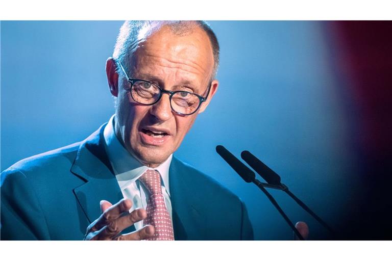 Friedrich Merz  will das für 2035 geplante Verbrenner-Aus trotz anhaltender Bedenken beim Koalitionspartner SPD kippen. (Archivbild)