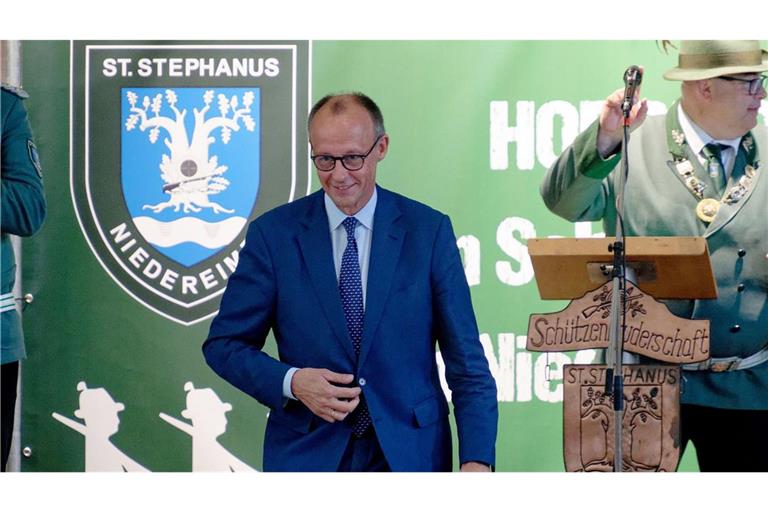 Friedrich Merz zu Gast beim Schützenfest in seiner Sauerländer Heimat.