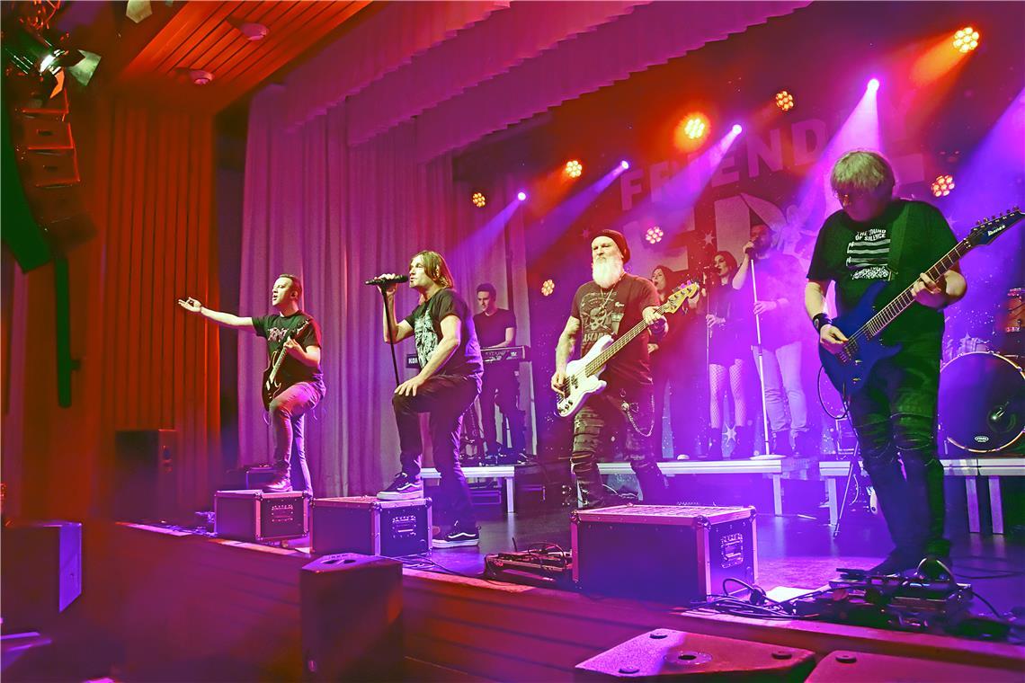 FRIENDLY ELF auf der Bühne in der Festhalle. 2. WINTER ROCK NIGHT in Althütte" m...