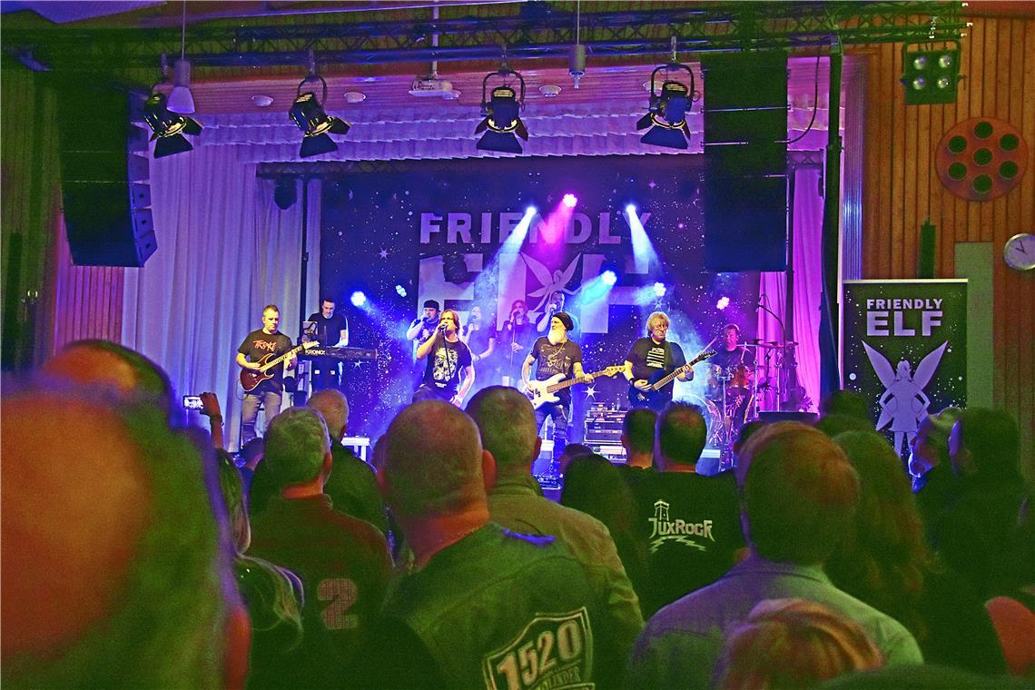 FRIENDLY ELF auf der Bühne in der Festhalle. 2. WINTER ROCK NIGHT in Althütte" m...