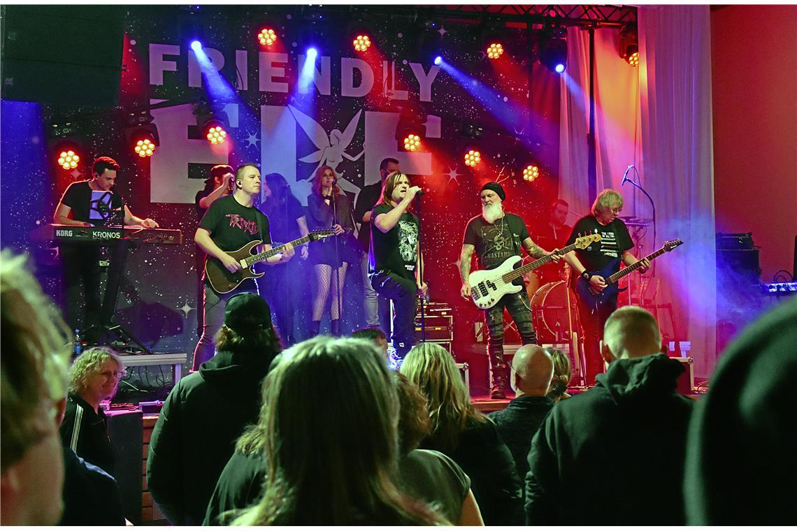 FRIENDLY ELF auf der Bühne in der Festhalle. 2. WINTER ROCK NIGHT in Althütte" m...