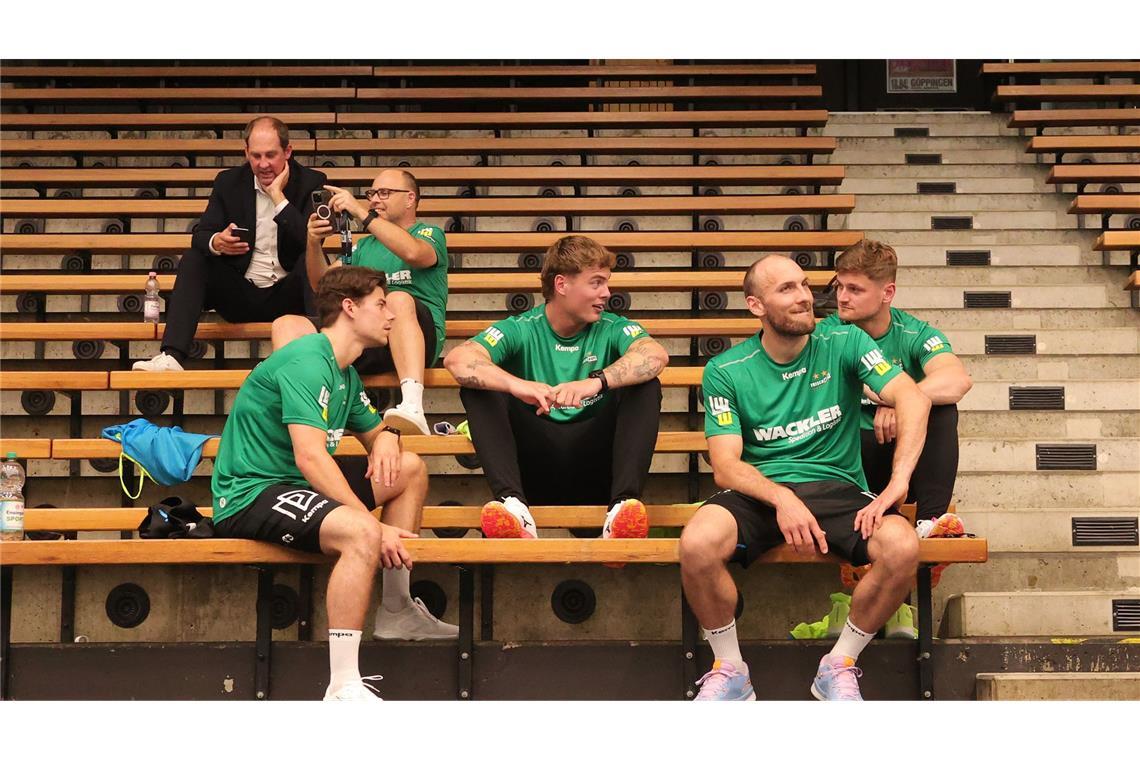 So läuft die Vorbereitung bei Frisch Auf Göppingen Frisch-Auf-Spieler vor dem ersten Training – Rutger ten Velde, Victor Klöve, Marcel Schiller, David Schmidt (v.li.).