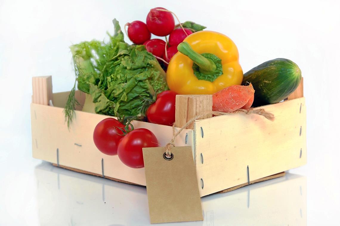 Bio-Essen in Kantinen und Mensen: Kosten schrecken Kreistag ab Frisches Obst und Gemüse in Bio-Qualität kostet in der Regel etwas mehr als konventionell angebautes. Symbolfoto: dayves/Stock.adobe.com