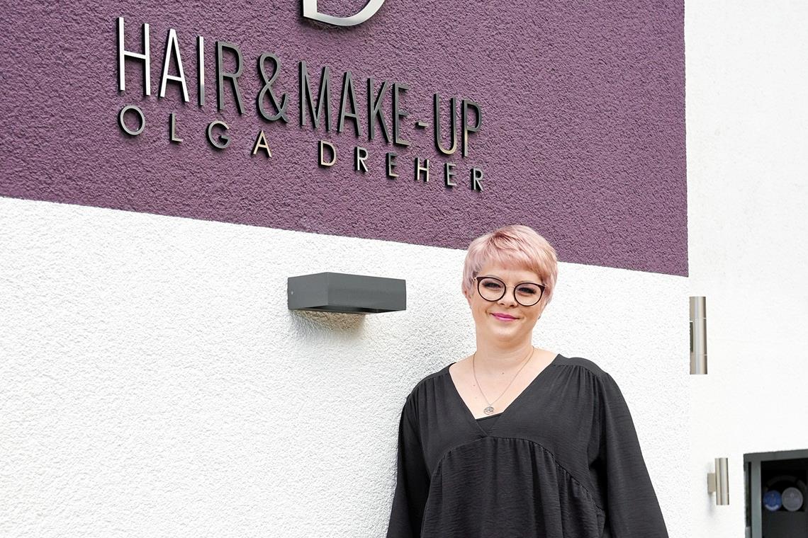 Friseurmeisterin Olga Dreher setzt sich für das Recycling verschiedener Materialien ein. Foto: Stefan Zimmer 