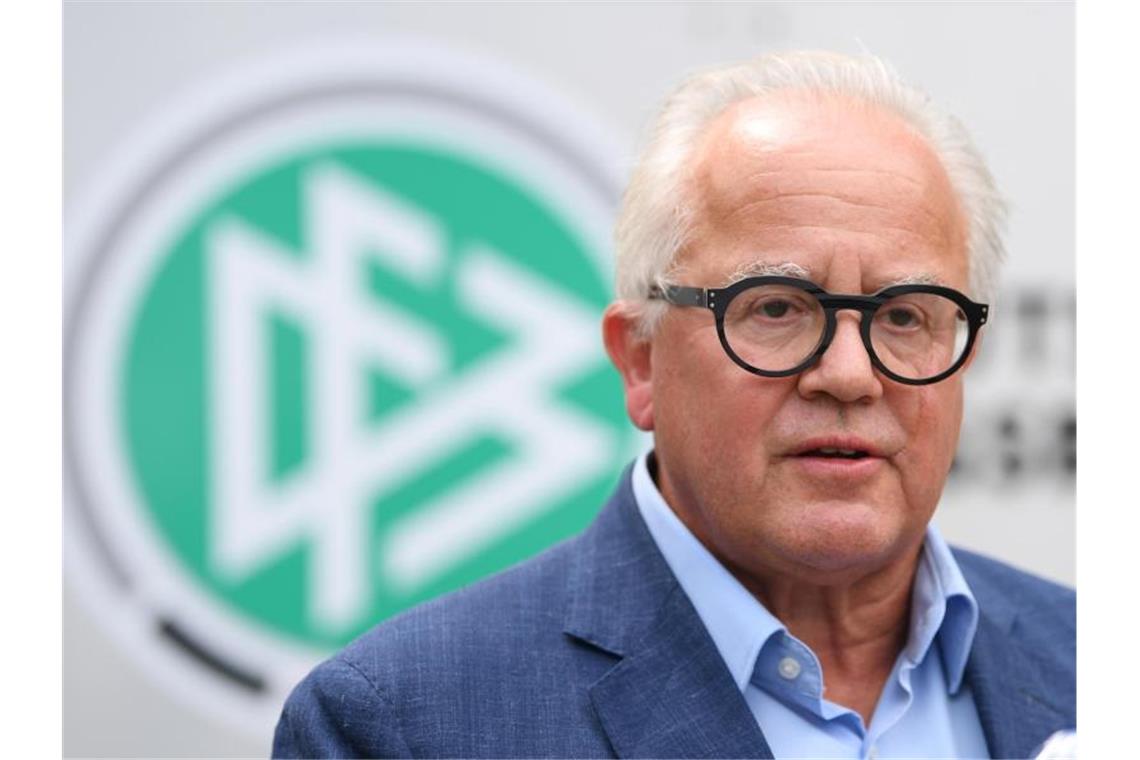 Fritz Keller möchte nach seiner verbalen Entgleisung nicht als DFB-Chef zurücktreten. Foto: Arne Dedert/dpa