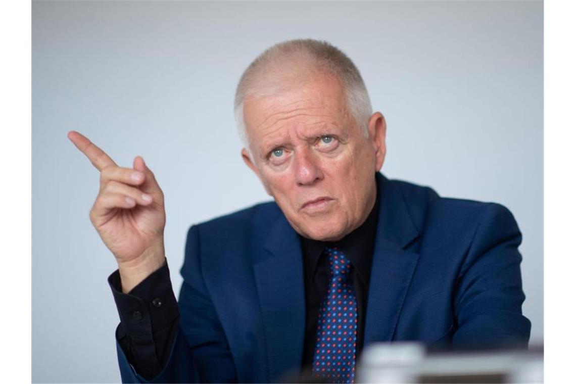 Fritz Kuhn (Bündnis 90/Die Grünen), Oberbürgermeister von Stuttgart, nimmt an einem Gespräch mit der Deutschen Presse-Agentur (dpa) teil. Foto: Marijan Murat/dpa