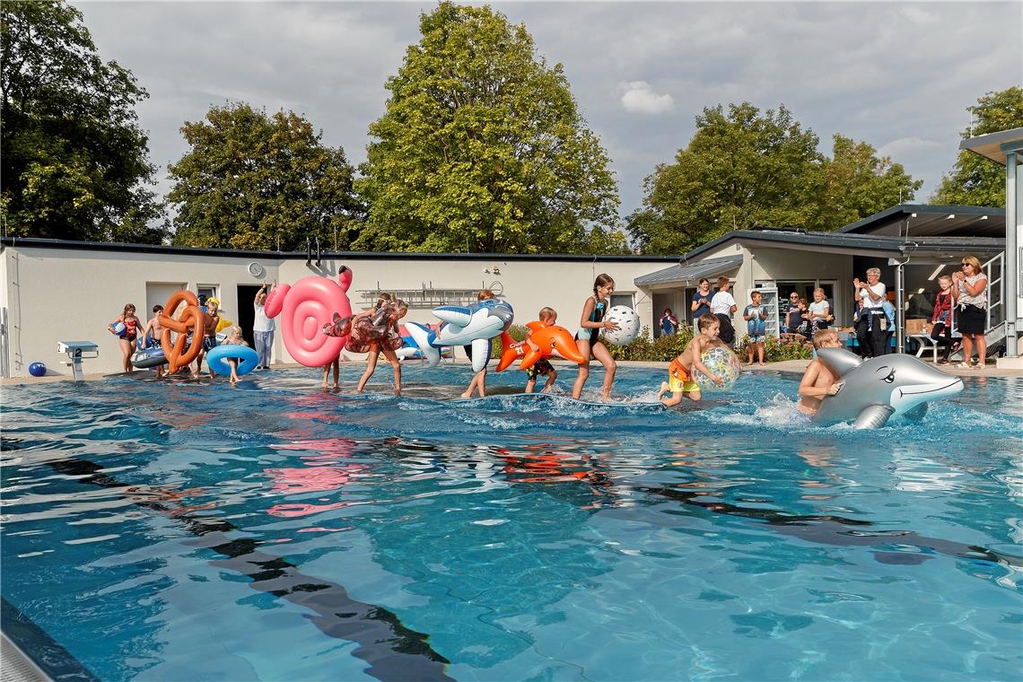 Idealer Freibadsommer mit vielen Gästen