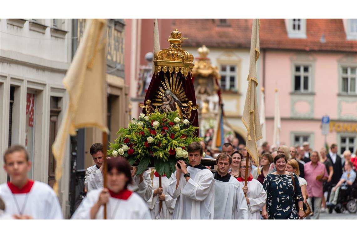 Hier ist Fronleichnam kein Feiertag Fronleichnams-Prozession in Bamberg.