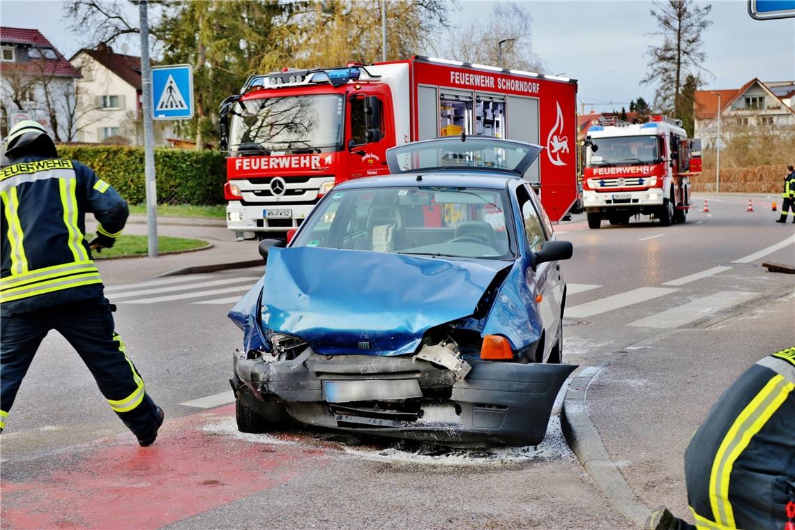Frontalzusammenstoß unter Alkoholeinfluss Frontalzusammenstoß auf der Schorndorfer Uhlandstraße. Foto: 7aktuell.de/ K. Lermer