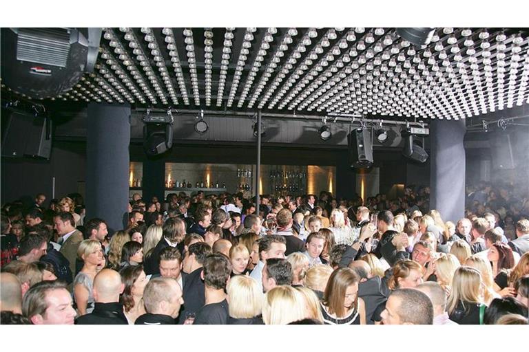Früher bekannt als Oz, später umgebaut zum Aer-Club. In dem Keller am Kronprinzplatz fanden viele Partys statt.