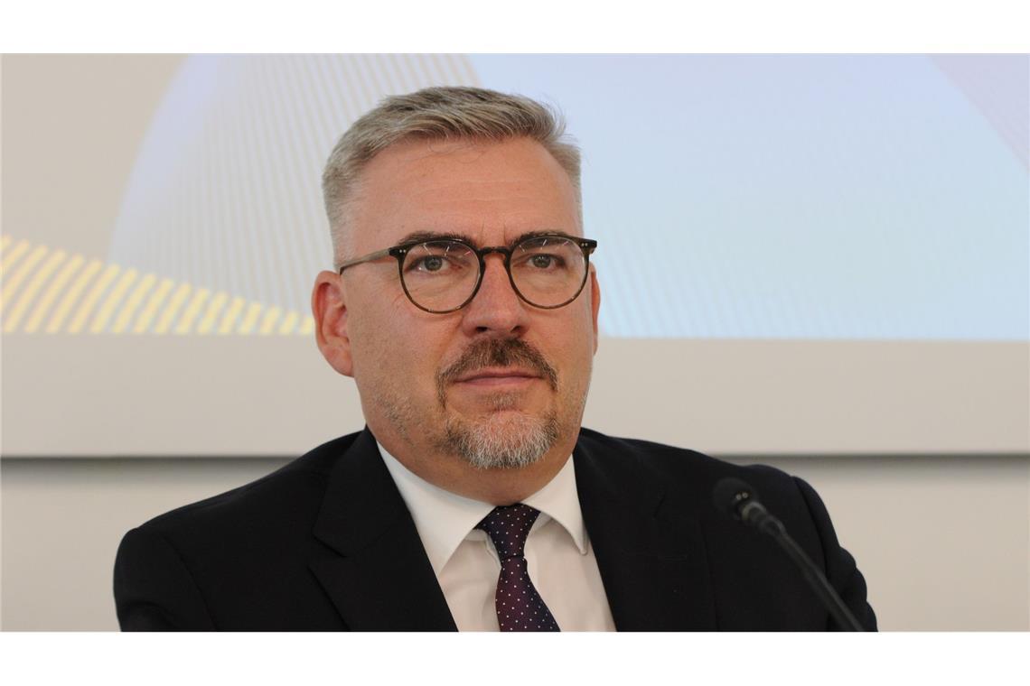 Zigaretten könnten sehr viel teurer werden Früher Bundestagsabgeordneter und Staatssekretär, heute Tabaklobbyist: Jan Mücke vom Branchenverband BVTE.