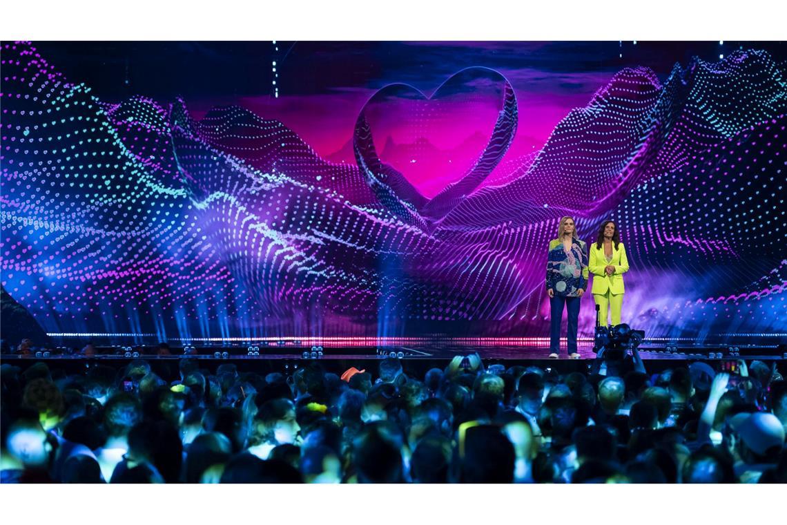 ESC-Fieber steigt: 15 Länder kämpfen um Platz im Finale Führen charmant und witzig durch die Sow: Hazel Brugger und Sandra Studer.