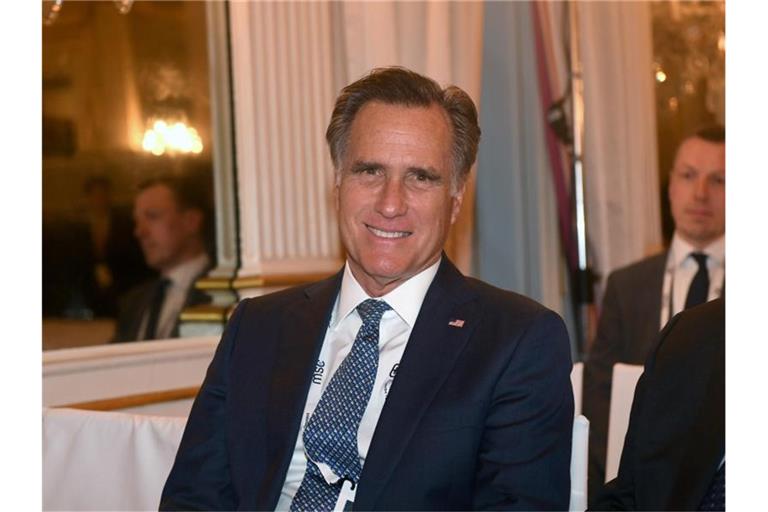 Führende US-Senatoren beider Parteien, hier US-Senator und Republikaner Mitt Romney, wollen den von Präsident Donald Trump gewünschten Abzug amerikanischer Truppen aus Deutschland per Gesetz verhindern. Foto: Felix Hörhager/dpa