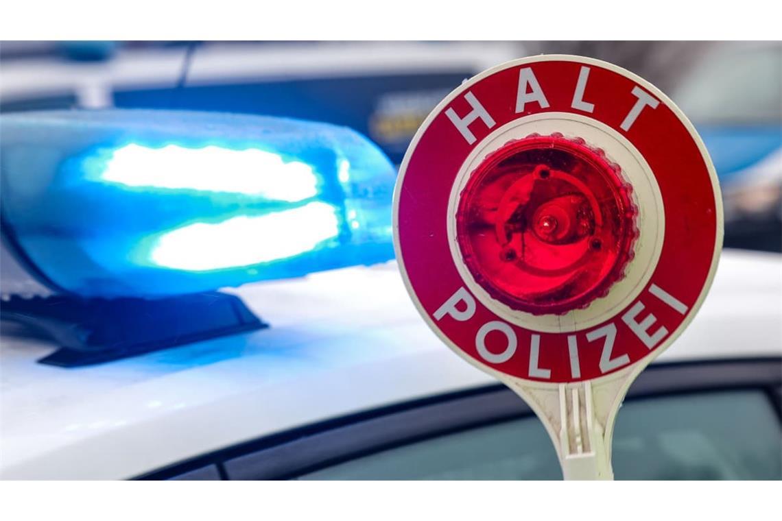Fünf Polizisten nach A92-Kontrolle leicht verletzt. (Symbolfoto)