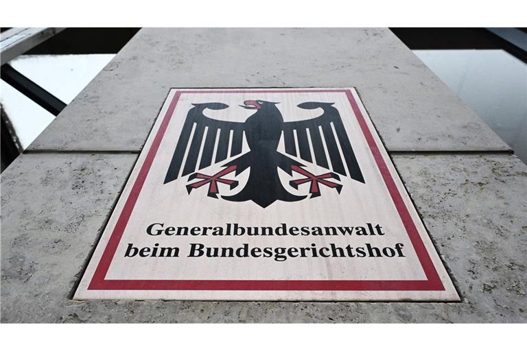Fünf Verdächtige wurden am frühen Morgen festgenommen. (Symbolbild)