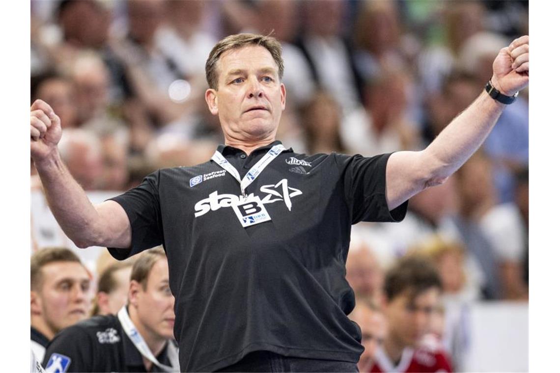 Herzschlagfinale: Flensburg jubelt, Gummersbach weint Für Alfred Gislason blieb mit dem THW Kiel zum Bundesliga-Abschied nur Rang zwei. Foto: Axel Heimken