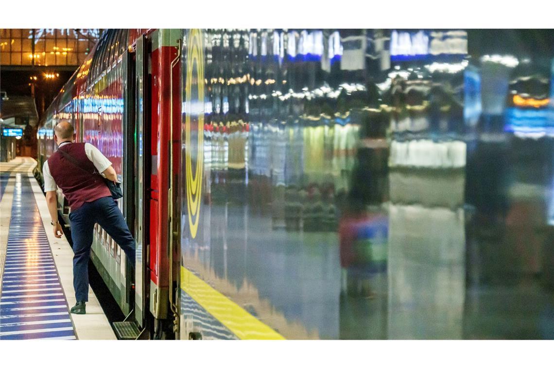 Zugbegleiter trotzt Gewalt und bekommt Ehrung für sein Herz