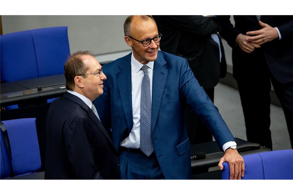 Bundesrat befürwortet Aussetzung des Familiennachzugs Für Bundesinnenminister Alexander Dobrindt (CSU) ist die Aussetzung des Familiennachzugs ein wichtiger Baustein der neuen Migrationspolitik. (Archivfoto)